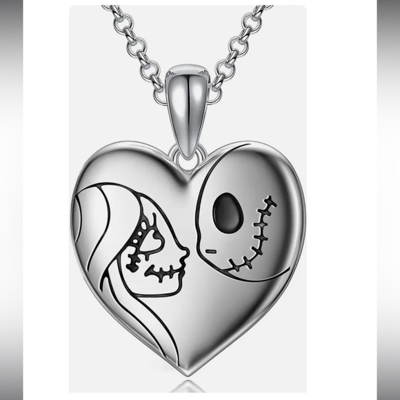 18k Nightmare Before Christmas Engraved Love Heart Necklace - Picture 7 of 10